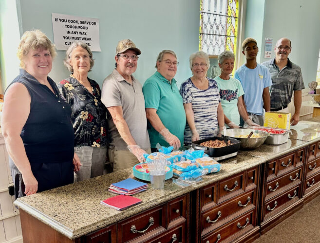 Bellefonte Elks assist in community lunch program